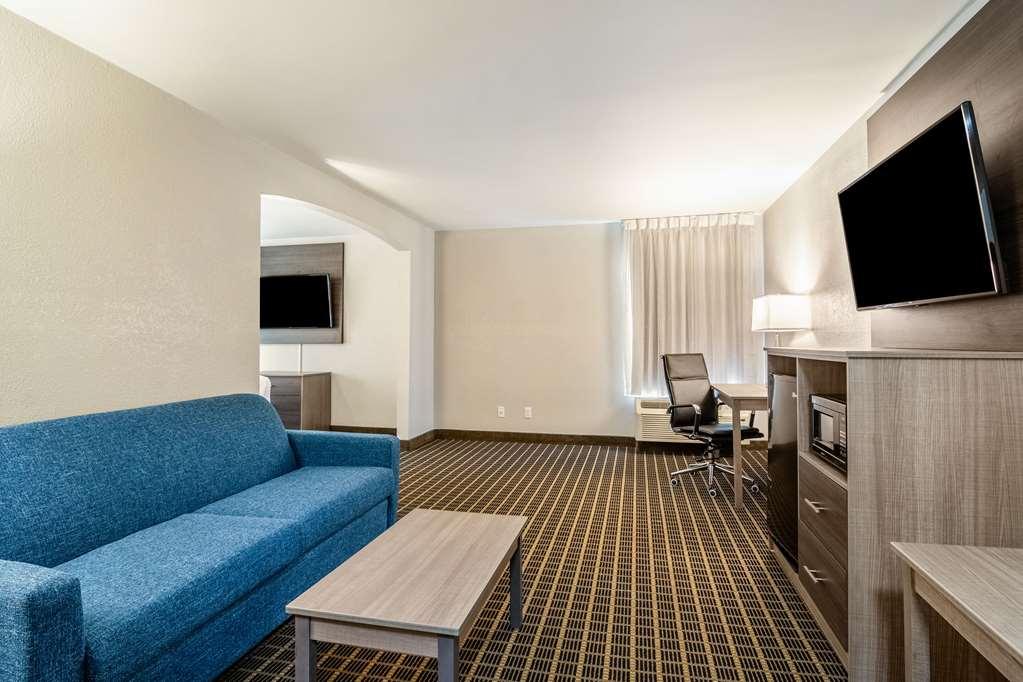 Clarion Pointe South Boston - Danville East Ruang foto