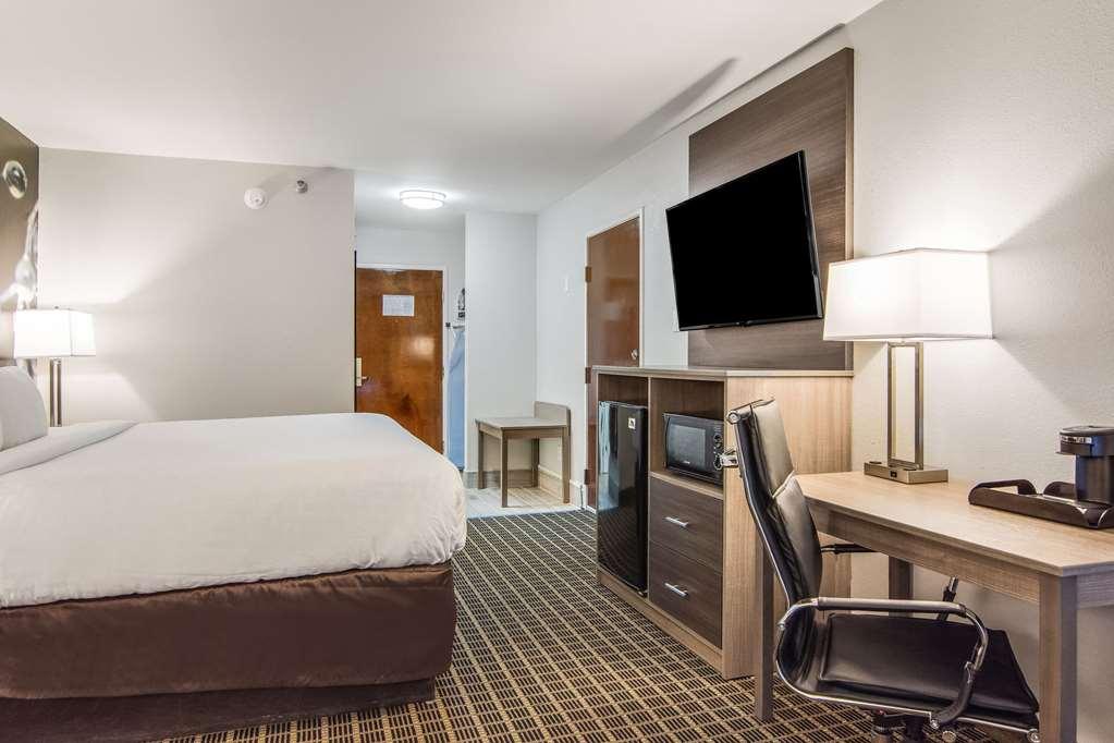 Clarion Pointe South Boston - Danville East Ruang foto