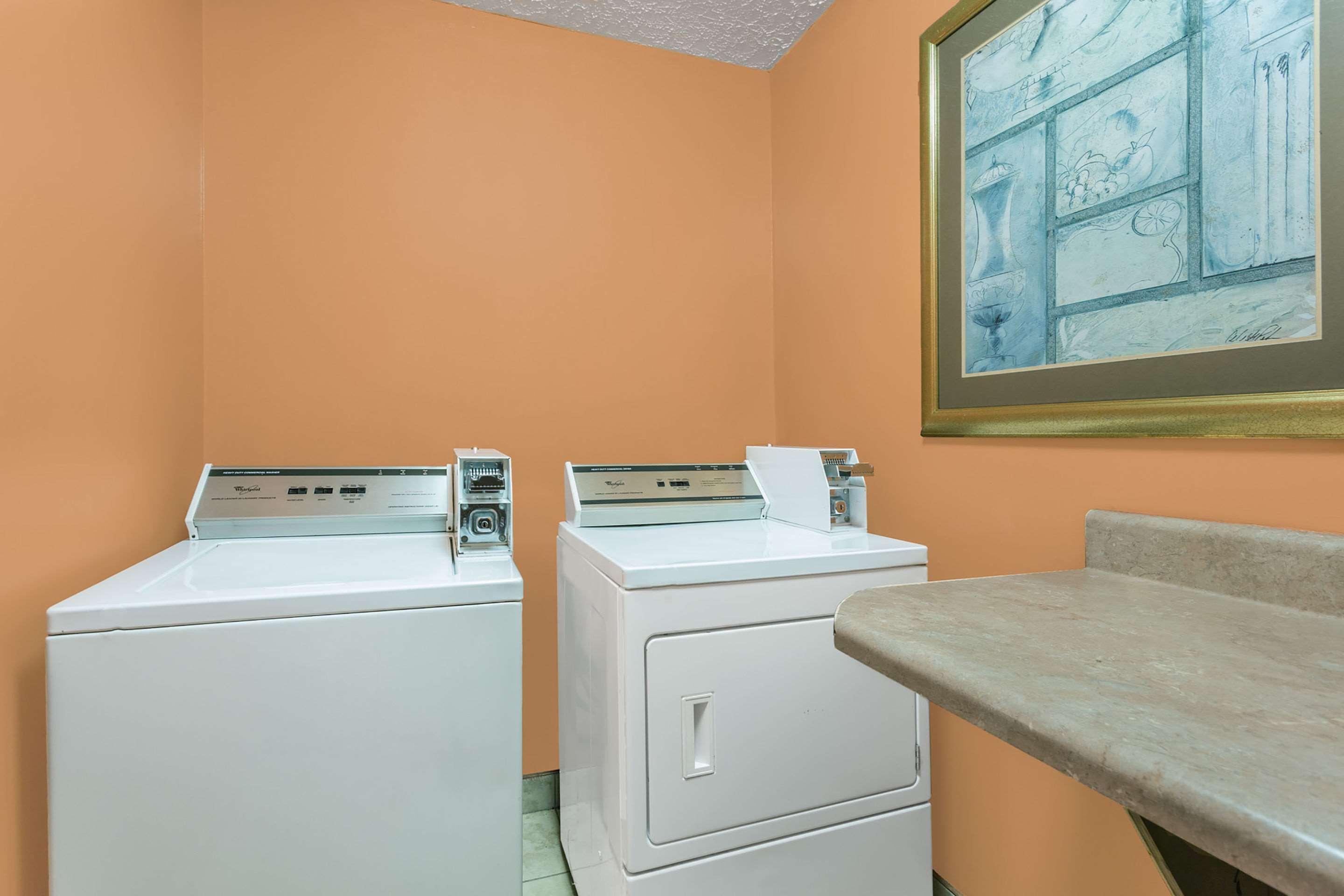 Clarion Pointe South Boston - Danville East Bagian luar foto