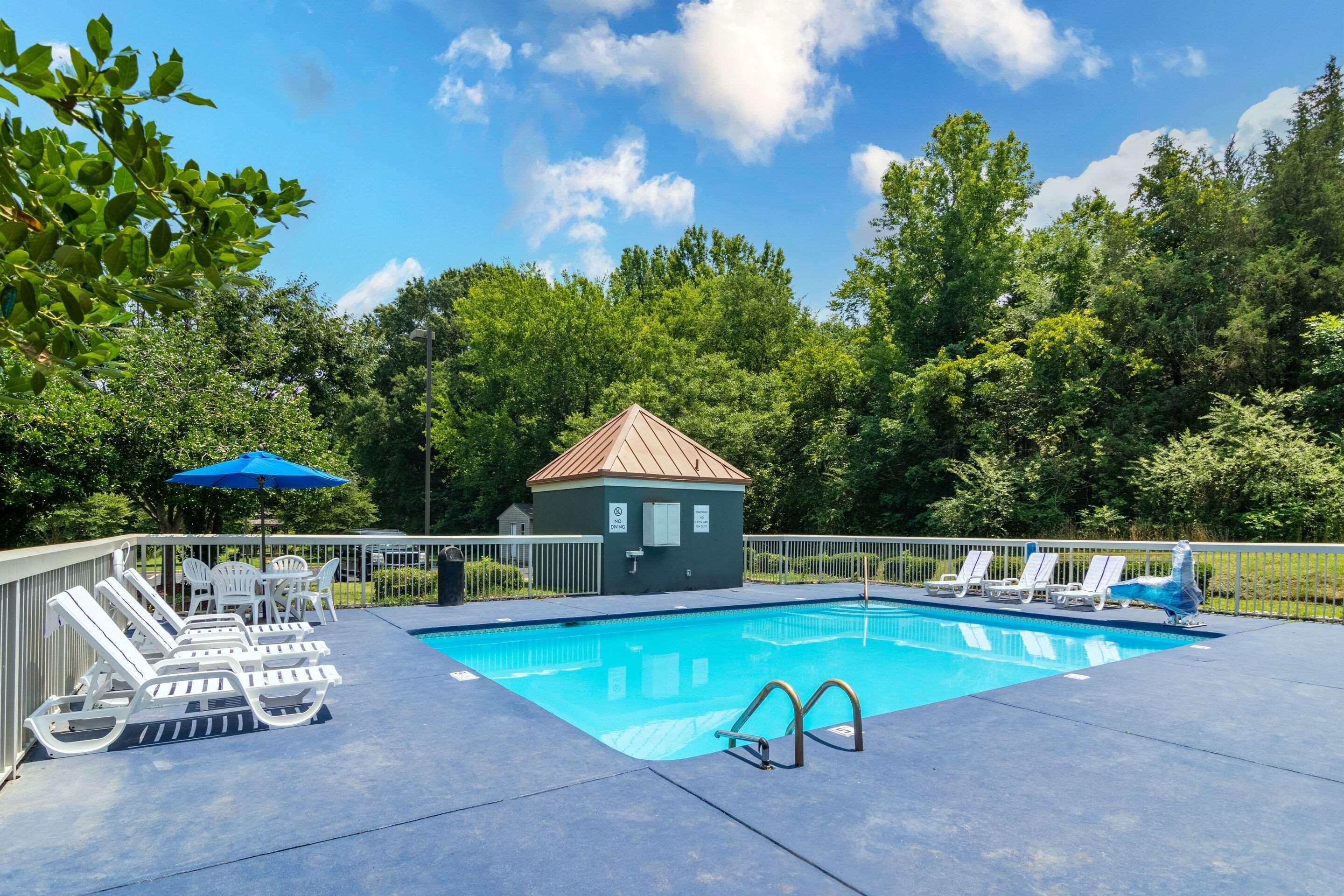 Clarion Pointe South Boston - Danville East Bagian luar foto