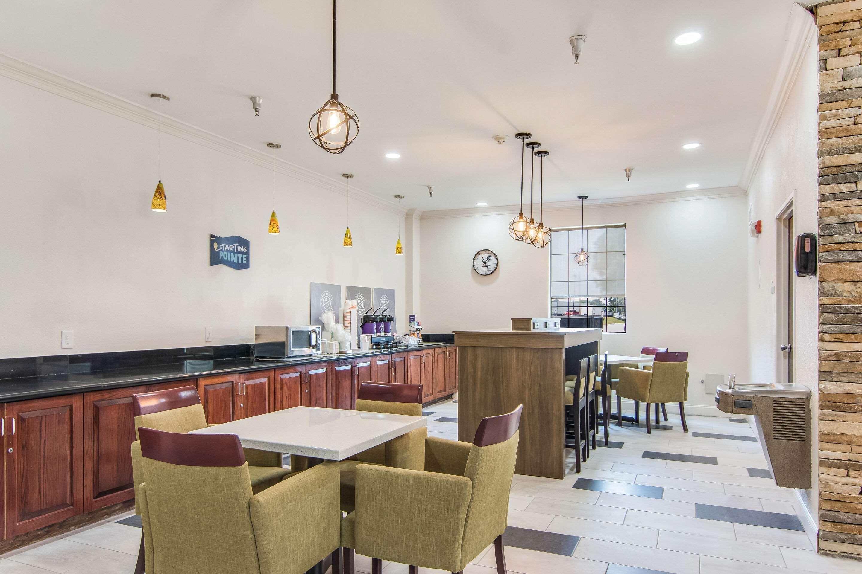 Clarion Pointe South Boston - Danville East Bagian luar foto