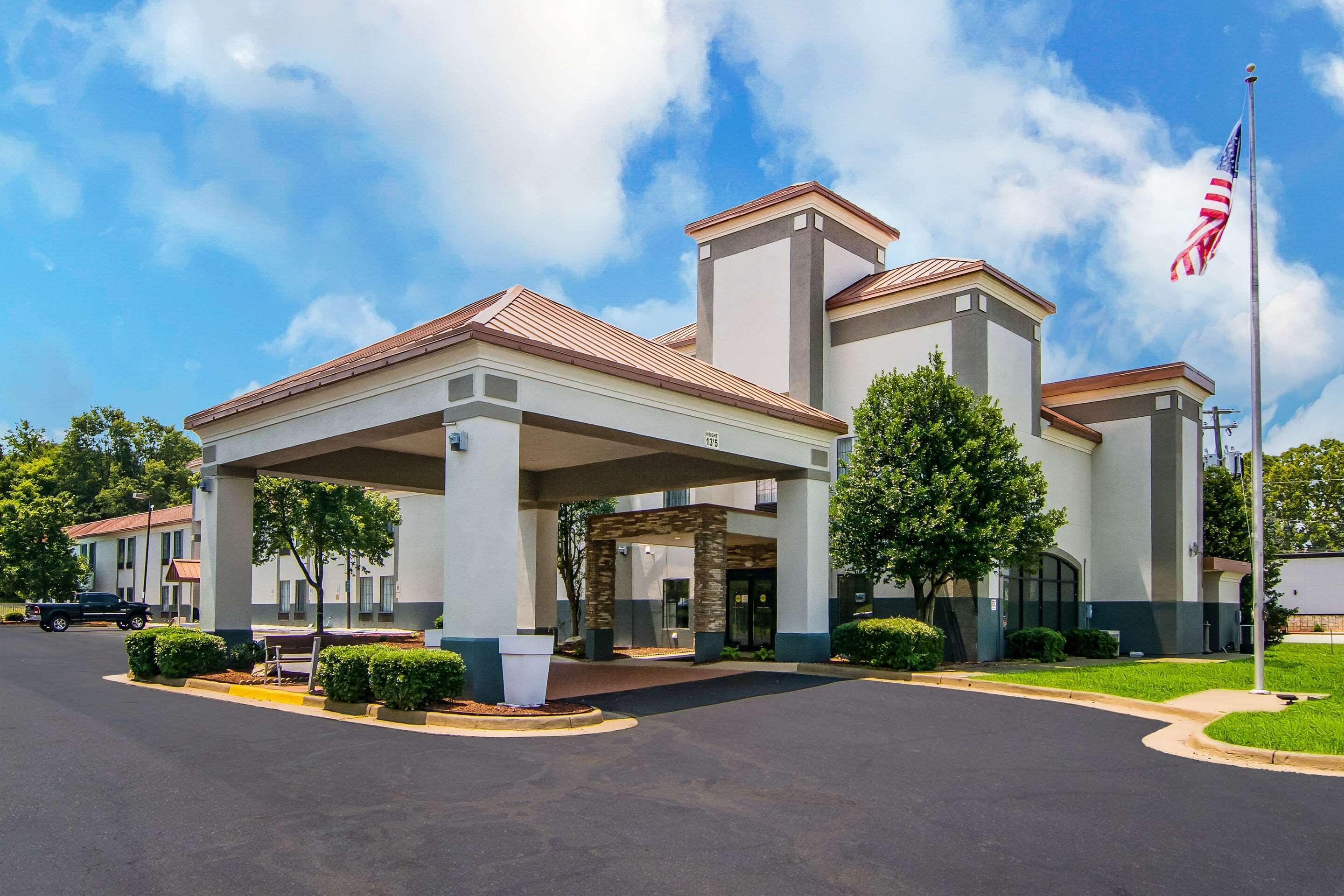Clarion Pointe South Boston - Danville East Bagian luar foto